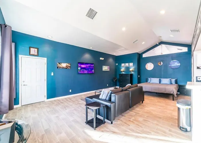 Apartment Modern Right Next To Pool And Amenities