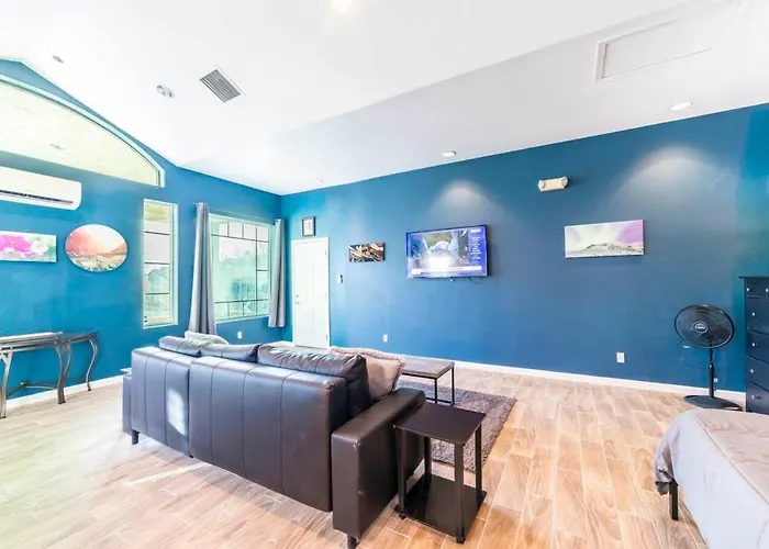Apartment Modern Right Next To Pool And Amenities Coolidge